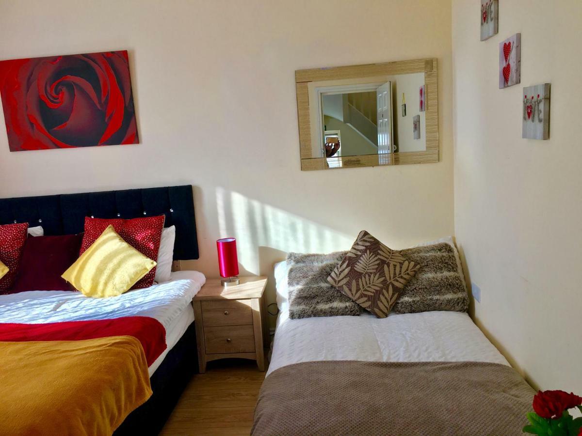 Studio Apartment, Private Bathroom And Parking Ilford Exteriér fotografie